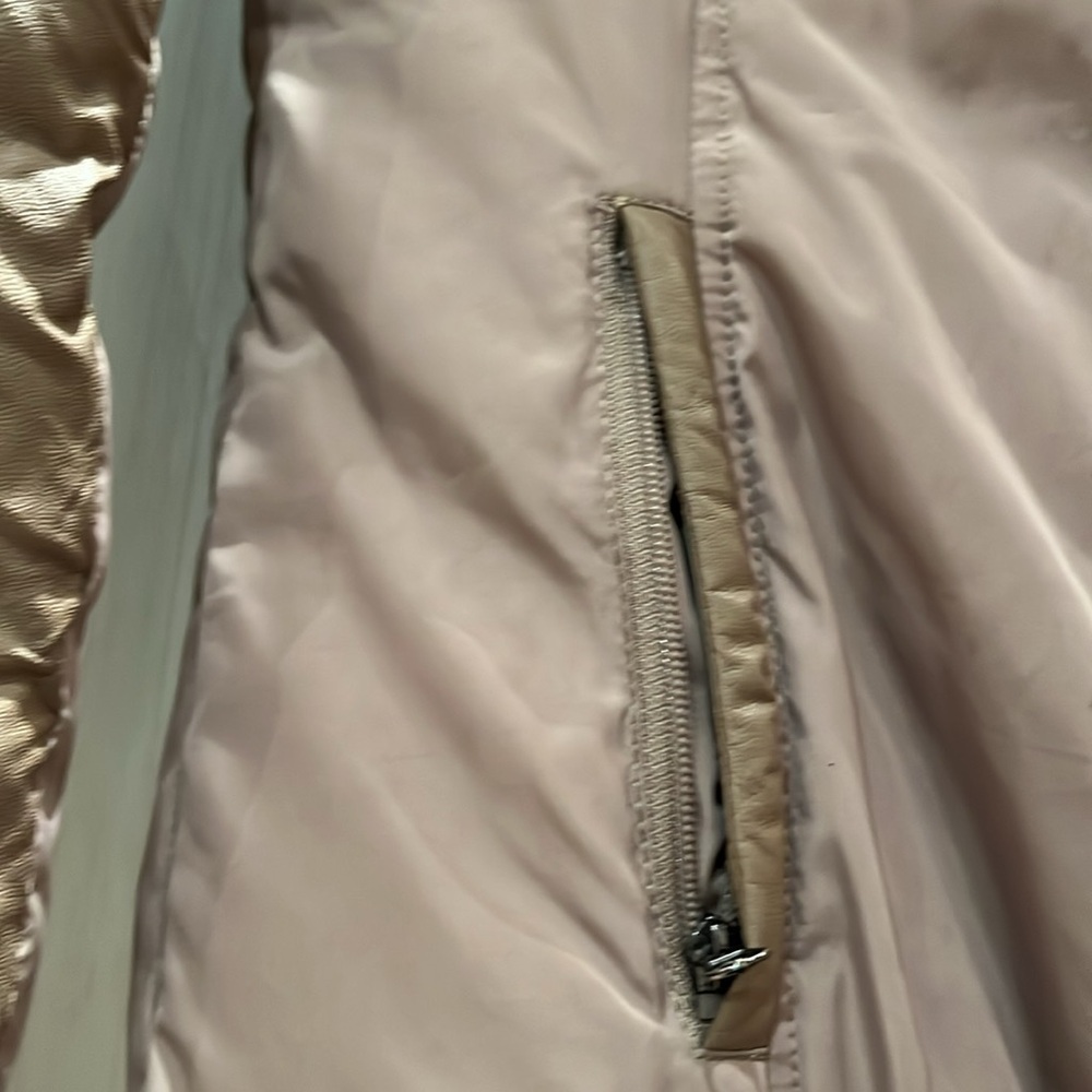 Women's Two-Tone Jacket - Picture 15 of 17